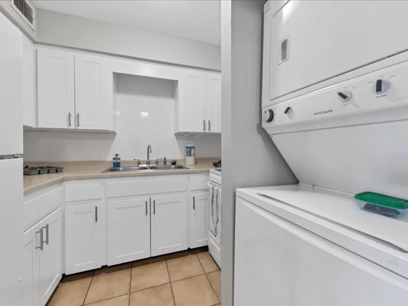 Designed And Cozy 1Br With Parking Near Stores Daire Tampa Dış mekan fotoğraf